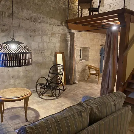 De Brel, La Maisonnette * Arpaillargues-et-Aureillac